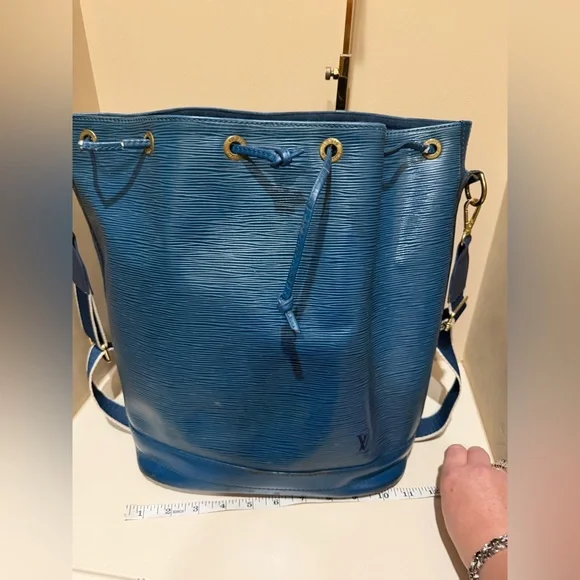 Louis Vuitton Epi Blue Bucket Bag GM - Please Read For Condition - Picture 16 of 16